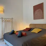 Appartement Avec Ventilateurs Proche Du Palais Des Papes