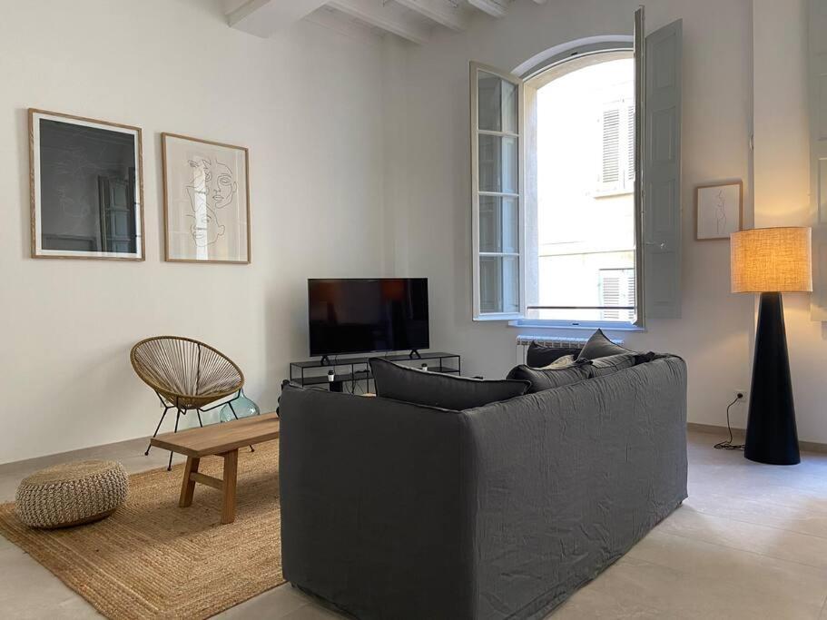 Apartment Avec Ventilateurs Proche Du Palais Des Papes