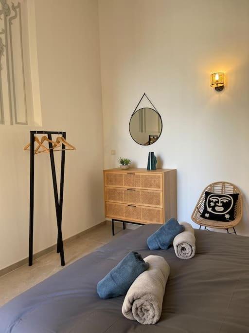 Apartment Avec Ventilateurs Proche Du Palais Des Papes